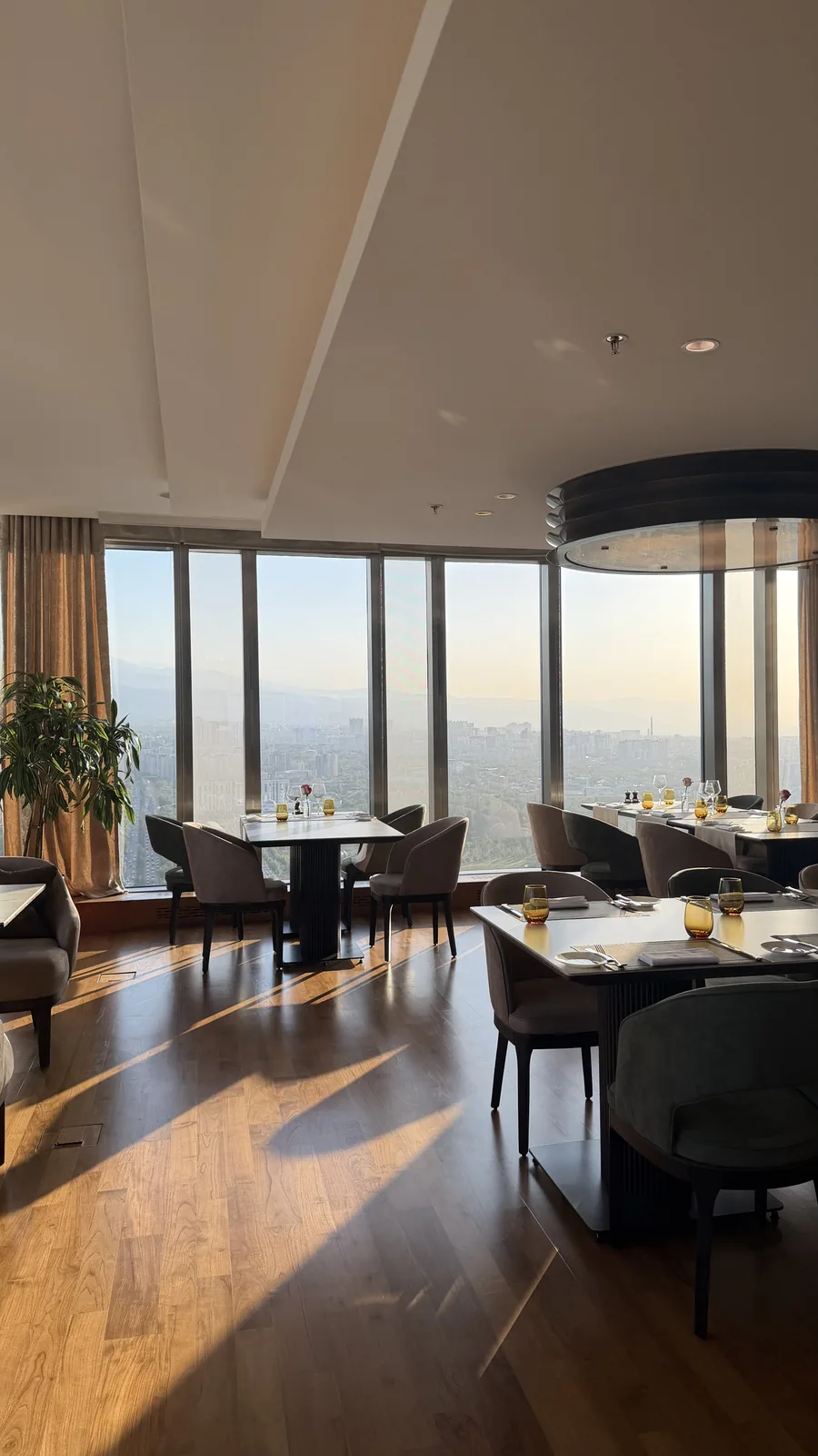 The Ritz-Carlton · Vista